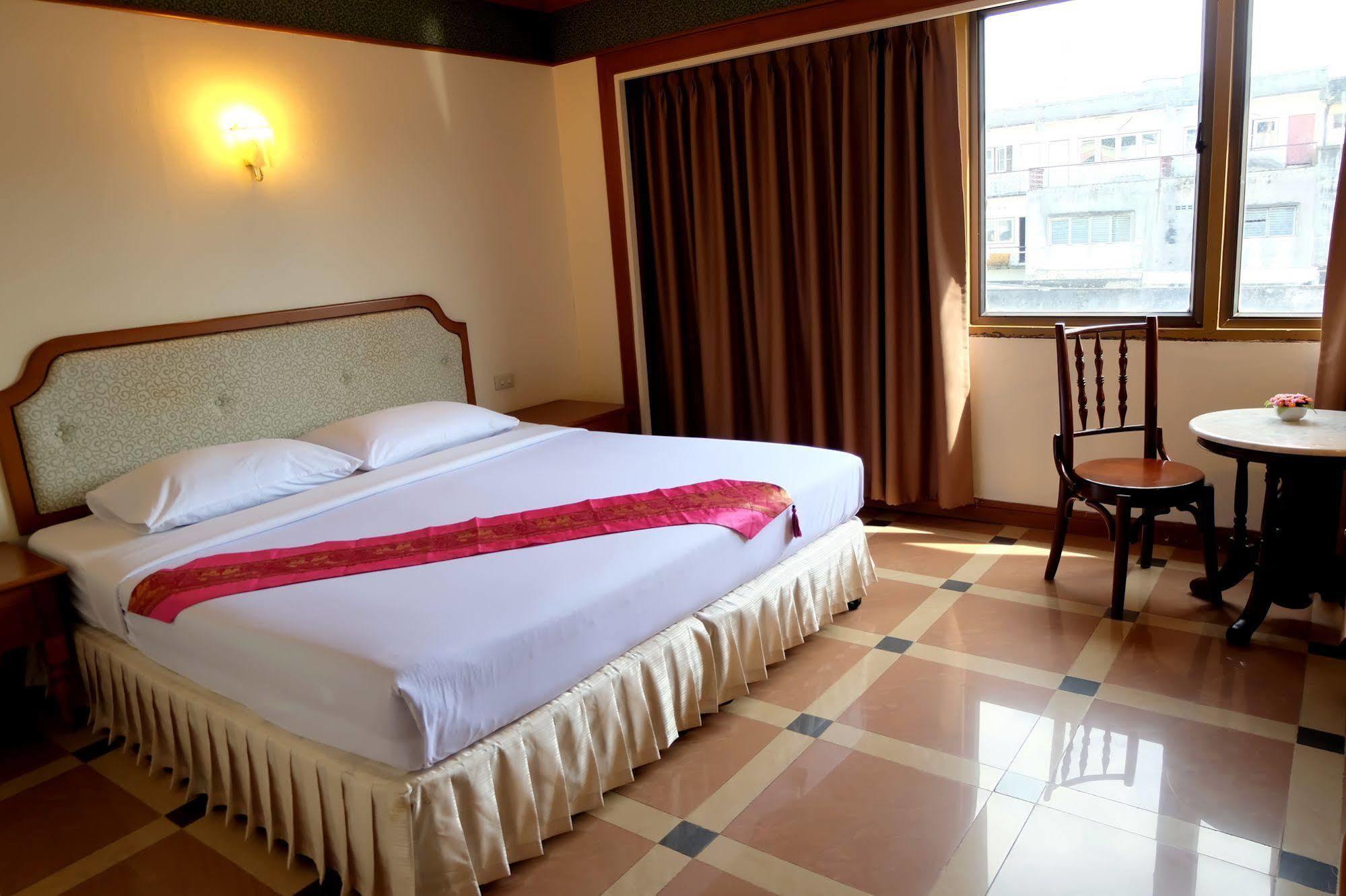 Vieng Thong Hotel Krabi town Buitenkant foto